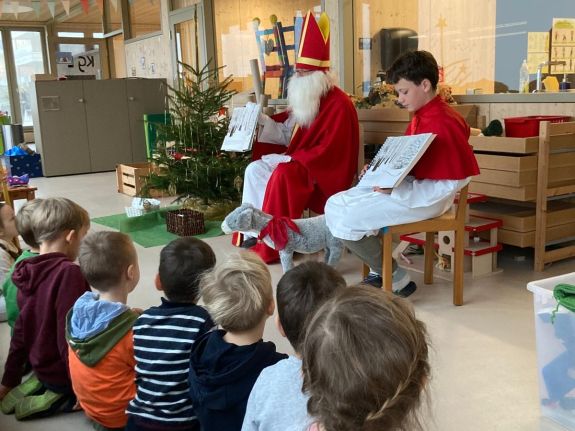 Samichlaus zu Besuch im Kindergarten