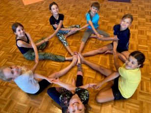Freiwilliger Schulsport – Kinderyoga